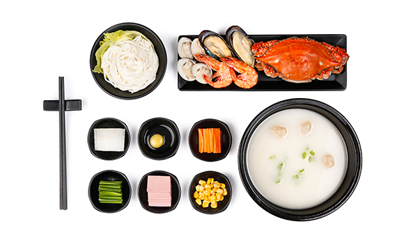 圓十秒到過橋米線打造傳統美食！